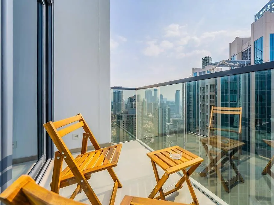 Charming Skyline View From This Fancy Downtown Apt Dubai